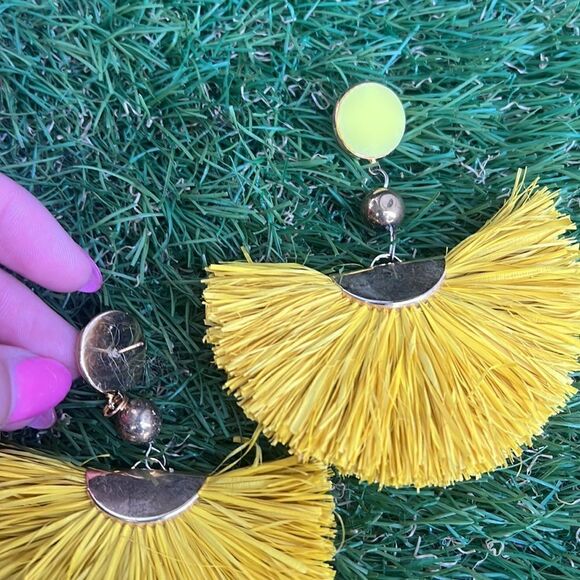 Yellow Fan Dangle Earrings - Gold Post Stud w Backs - NEW - Drop Earring - Picture 1 of 7